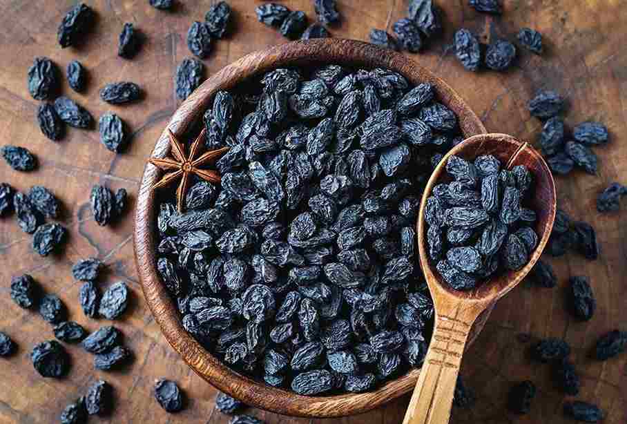 کشمش سیاه مویز با بافت گوشتی و طعم اصیل